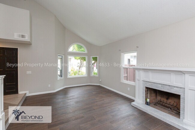 Building Photo - STUNNING  5BR/3BA HOME  MONARCH AT CARMEL ...