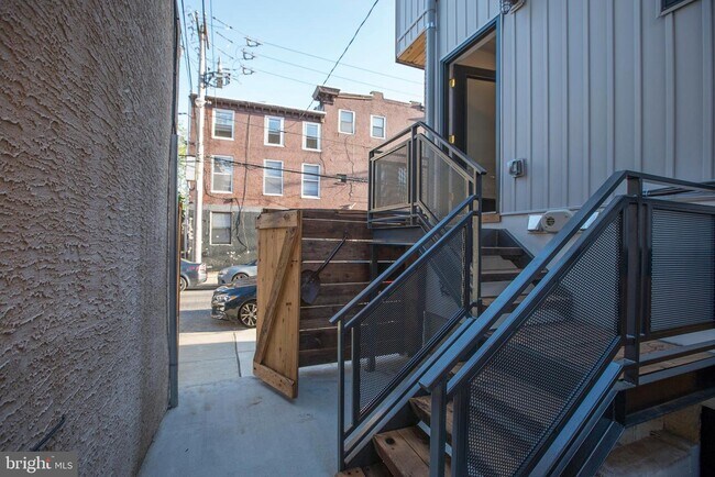 Building Photo - 801 N 16th St