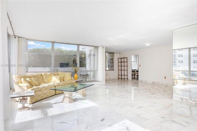 Foto del edificio - 2751 S Ocean Dr