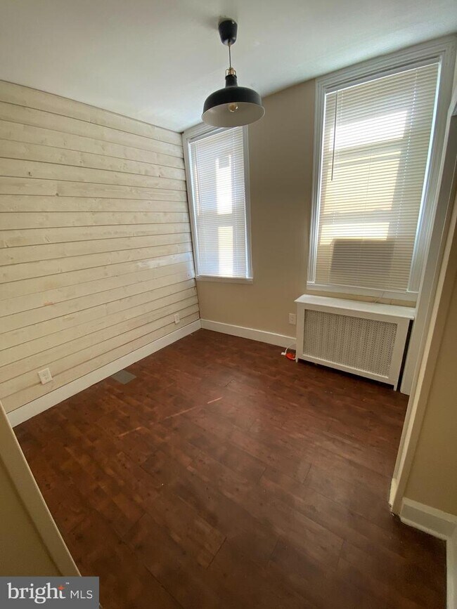 Foto del edificio - 3245 Edgemont St
