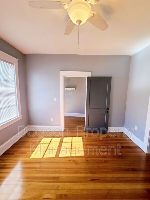Building Photo - 2114 E Leigh St