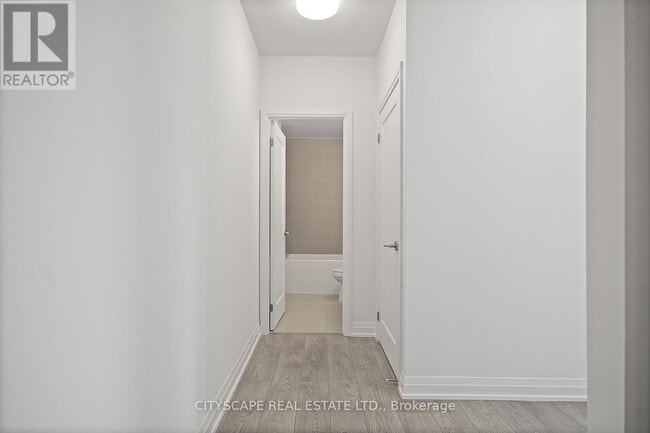 Building Photo - 286 Main St