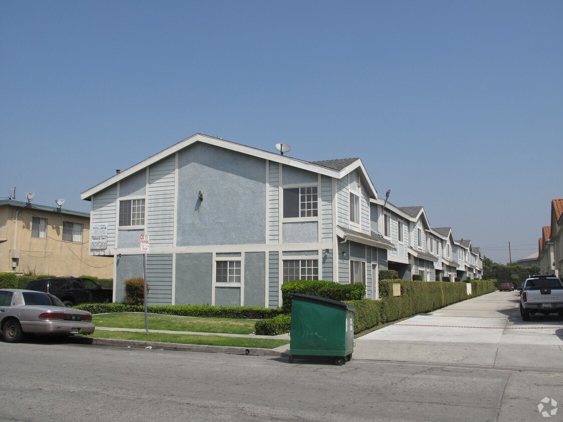 Foto del edificio - 9329 Elm Vista Dr