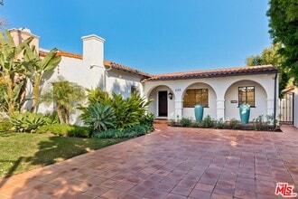 Building Photo - 204 S Camden Dr