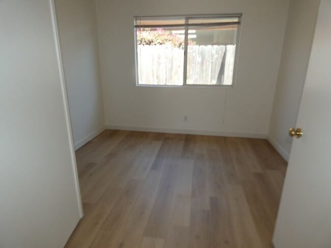 Building Photo - Light and Welcoming in Regency Estates