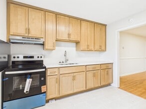 Building Photo - 3117 Meadowbridge Rd