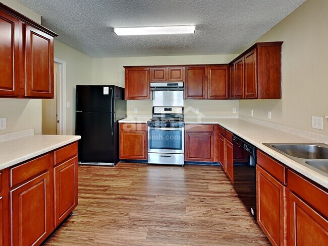 Foto del edificio - 13993 Meadow Lake Dr
