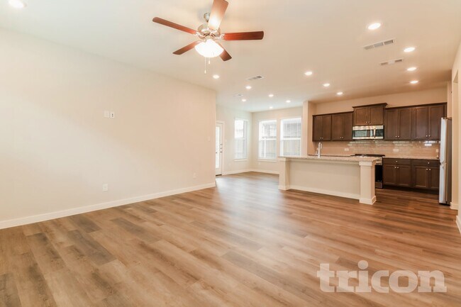 Building Photo - 2552 Finch Holw Dr