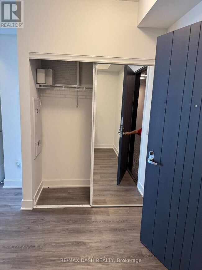 Photo du bâtiment - 2545 Simcoe St N