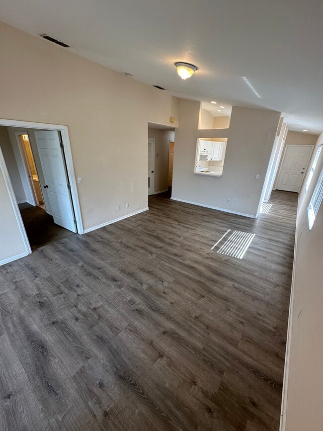 Building Photo - 26747 Little John Ct