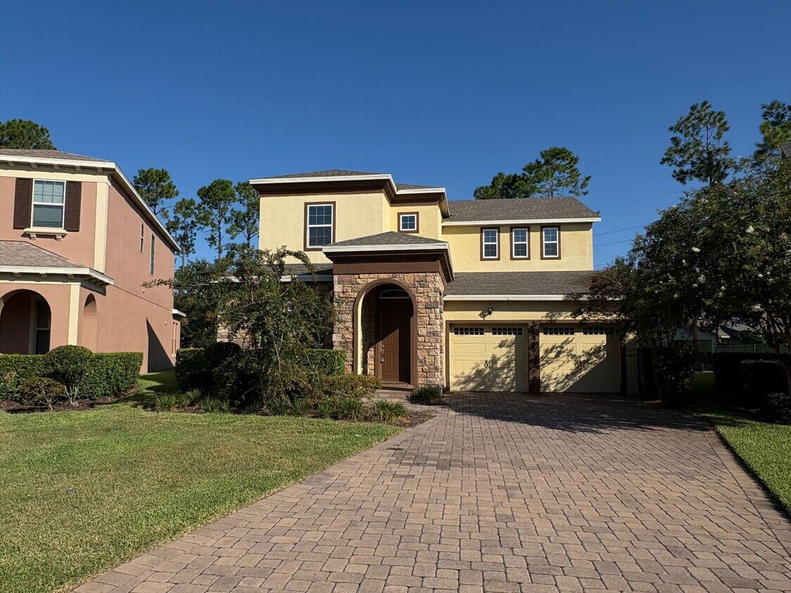 Primary Photo - 5 Bedroom 4 Bathroom Family Home at Windst...