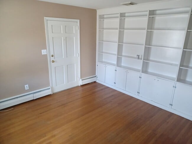 Photo - 311 Main St House