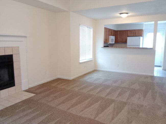 Building Photo - 4306-4306 W Caleb Ct
