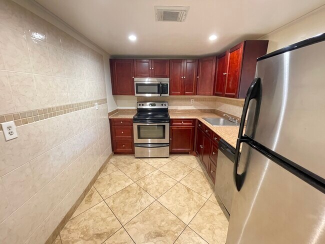 Building Photo - 4354 NW 9th Ave