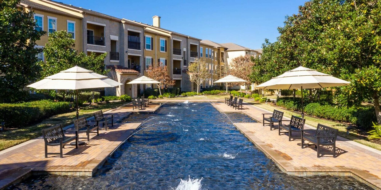 Amalfi at Tuscan Lakes Apartments in League City, TX