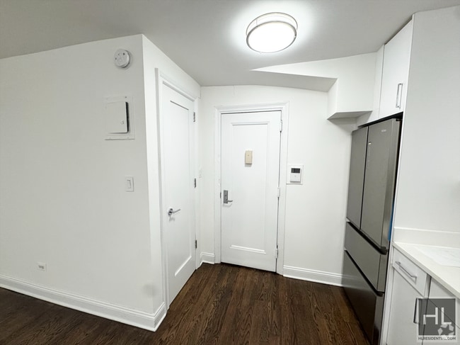 Building Photo - EAST 72 STREET