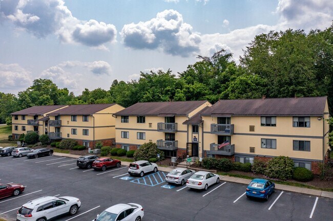 Interior Photo - OakWood Park -- No up-front security deposit required!