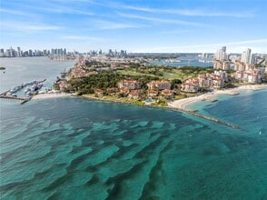 Building Photo - 19143 Fisher Island Dr