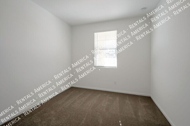 Building Photo - 4588 E Amethyst Ln