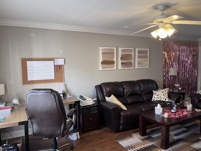 Foto del edificio - 490 Barnett Shoals Rd