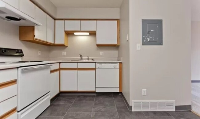 Foto del edificio - Beautiful 2BR 1ba condo available for May ...