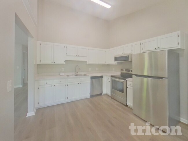 Building Photo - 142 Bradstone Rd