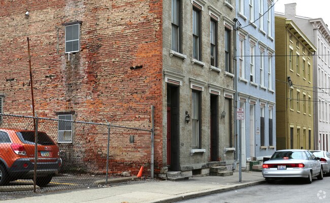 Building Photo - 311 E 13th St