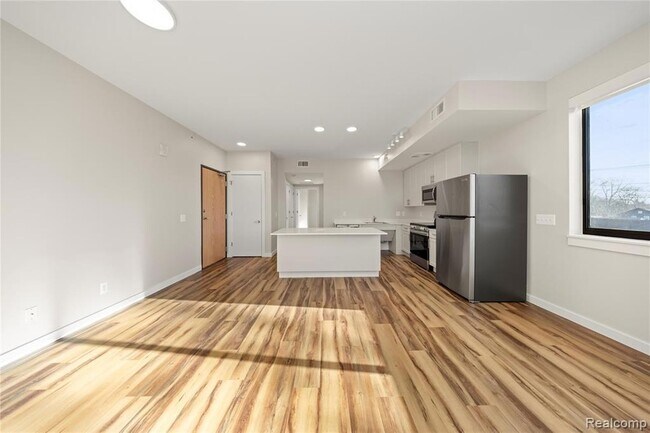 Foto del edificio - 16530 E Warren Ave