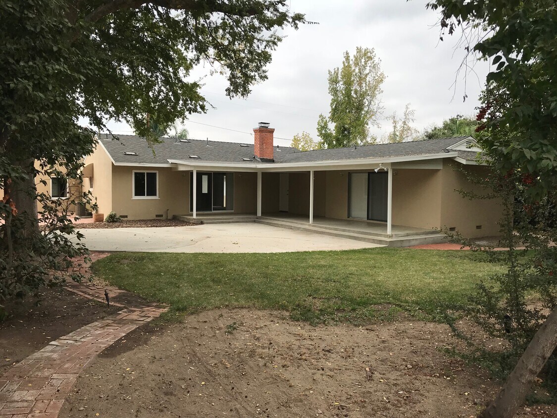 Foto principal - 24962 Chestnut St