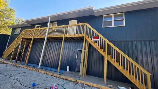 Foto del edificio - 108 N Runkle St