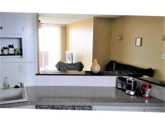 Foto del edificio - 1780 NE 191st St