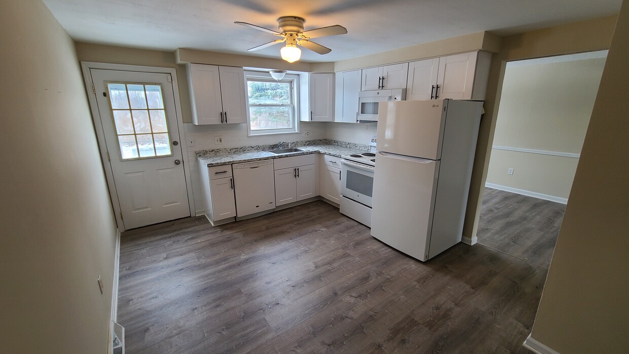 Updated Kitchen - 5761 Glendale Dr