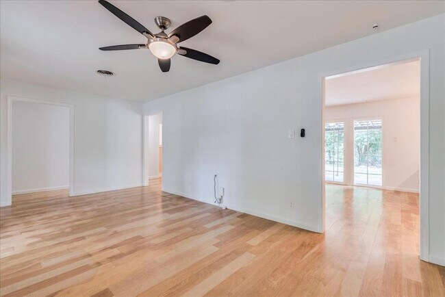 Foto del edificio - 5614 Delwood Dr