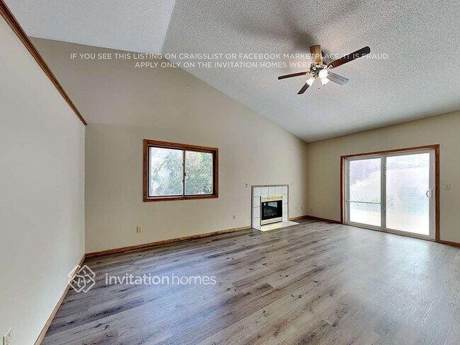 Foto del edificio - 2337 Windsor Ln