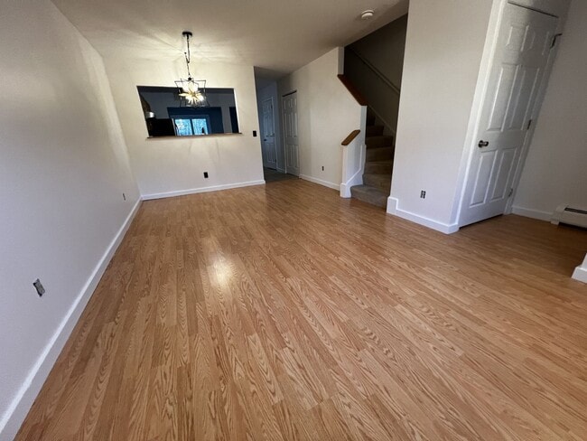 Building Photo - Large 1 Bedroom Condo- Pines Edge Condomin