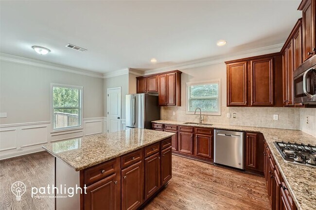 Foto del edificio - 3637 Lake Estates Way, Atlanta, GA, 30349
