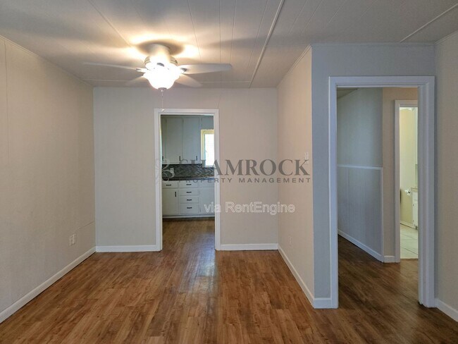 Building Photo - 1105 Willard