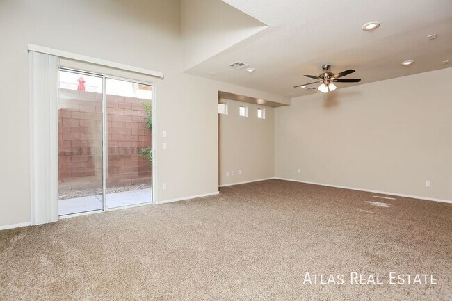 Foto del edificio - 9263 Moonlight Nest Ln