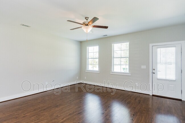 Building Photo - 551 Polo Way