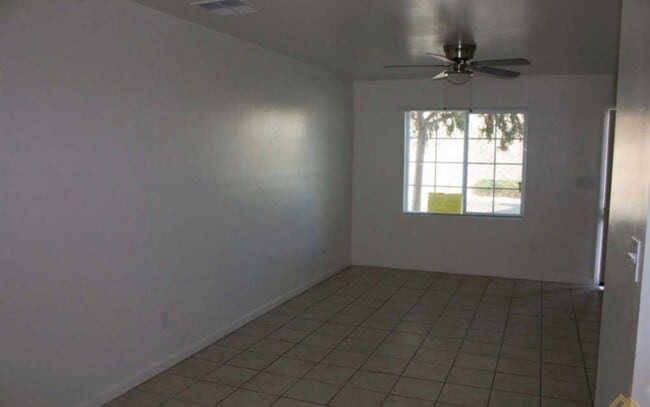 Building Photo - 3811 Oregon St