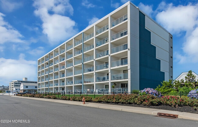 Building Photo - 510 Ocean Ave N