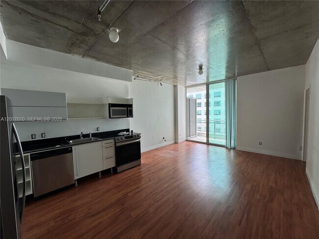Building Photo - 690 SW 1st Ct