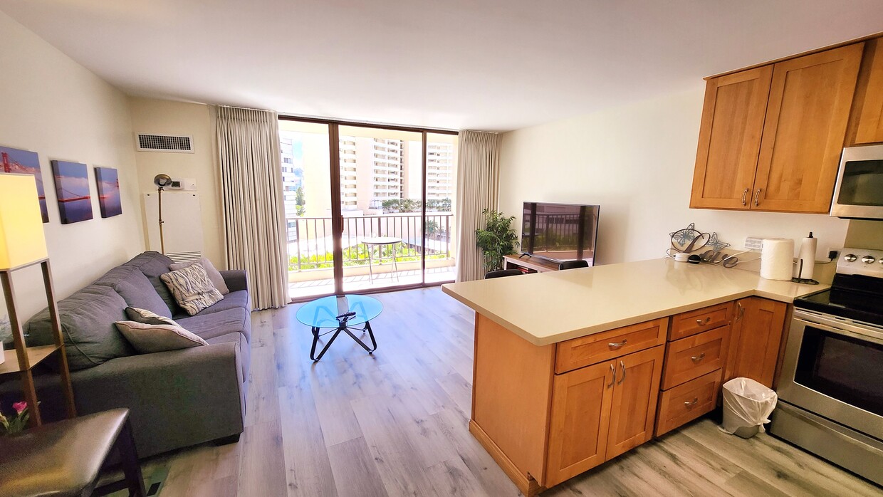 Photo - 411 Hobron Ln (Honolulu, HI)