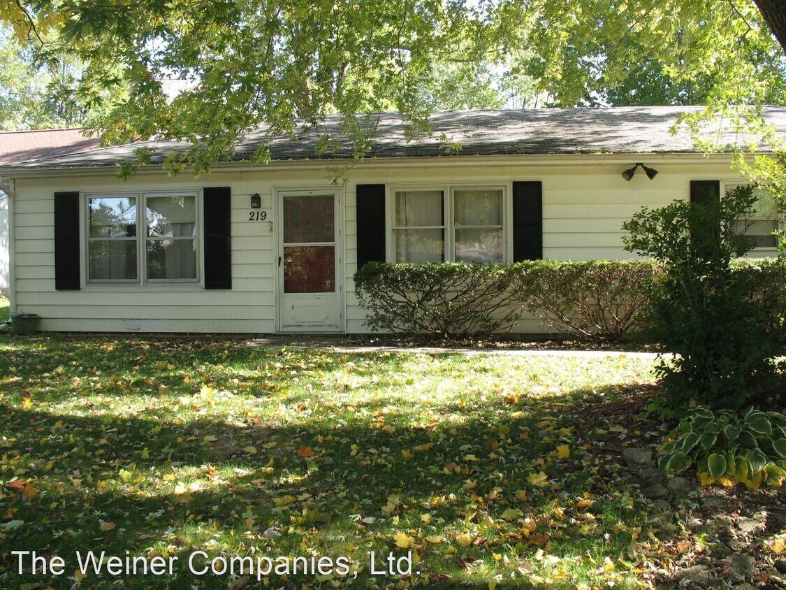 Primary Photo - 3 br, 1 bath House - 219 Augusta St.