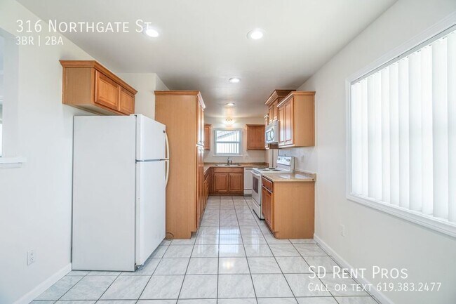 Building Photo - San Diego - Renovated 3 bd/1.5 ba Home wit...