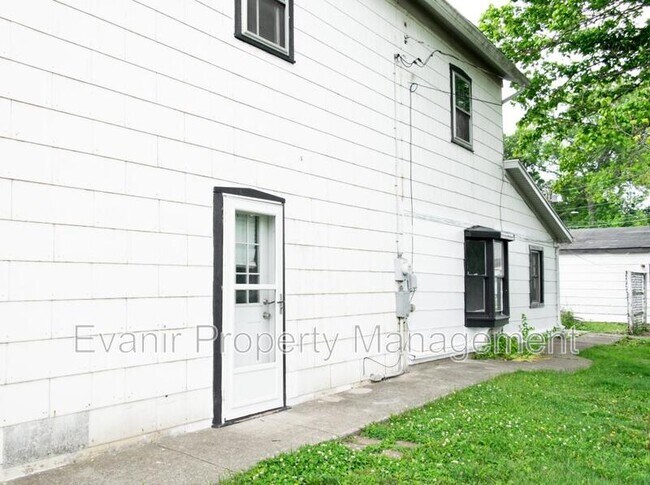 Foto del edificio - 126 N Walnut St