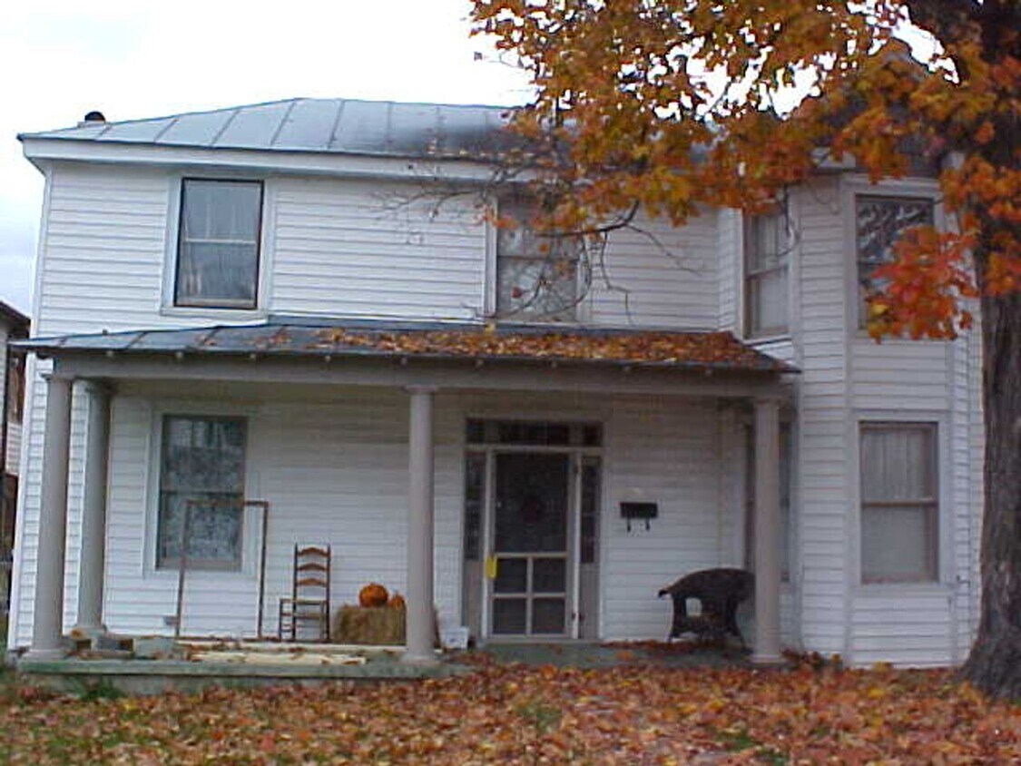 Foto del edificio - 3 Br, 1 Ba home in town with hardwood floo...