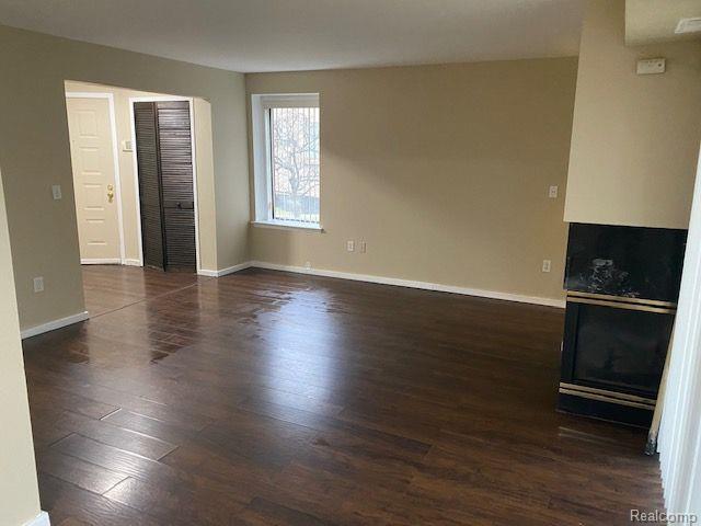 Foto del edificio - 27244 Evergreen Rd