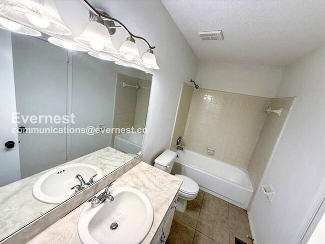 Foto del edificio - 5521 St James St