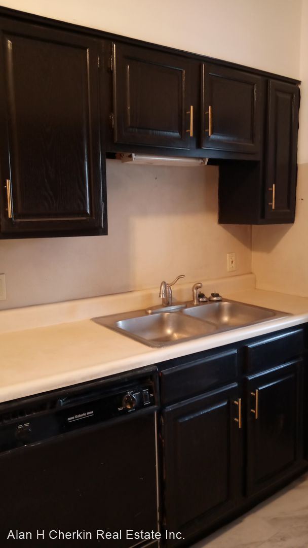 Building Photo - 3 br, 1 bath House - 423 Reynolds Avenue